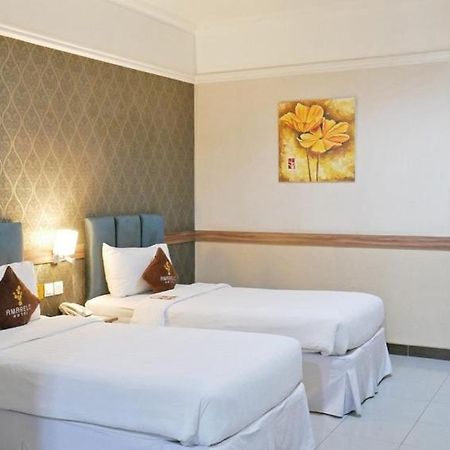 Amarelo Hotel Solo Exterior photo