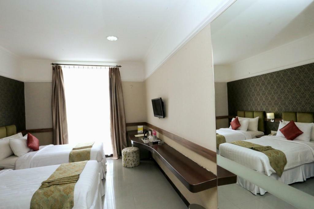 Amarelo Hotel Solo Exterior photo